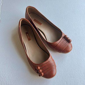 Like New Ecco Cognac Brown Leather slip on women's Shoe